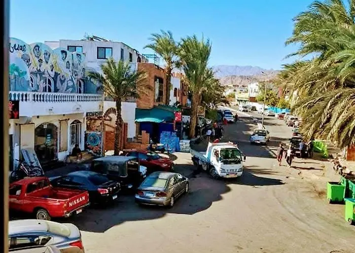Jamilah House Nyaraló